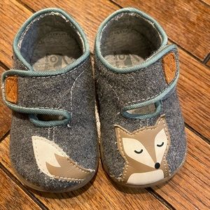 See Kai Run Cruz Slipper in Grey Fox, 4 Toddler